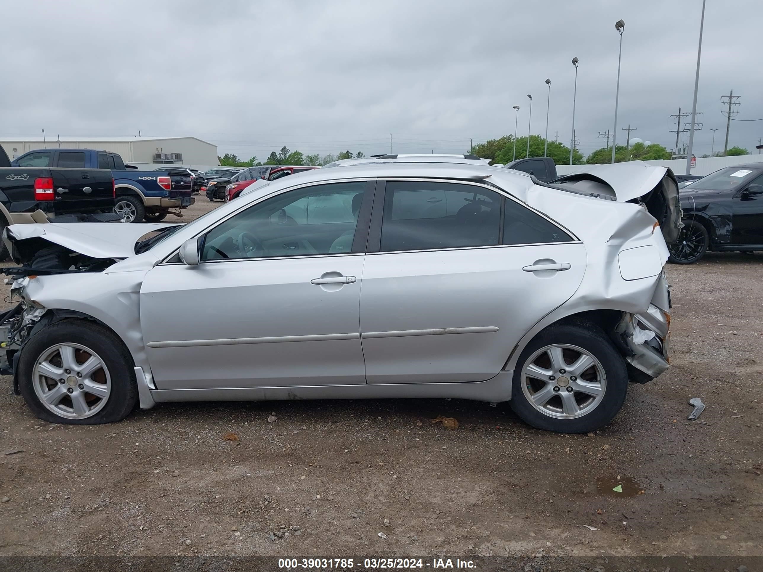 Photo 14 VIN: 4T4BF3EK8AR007504 - TOYOTA CAMRY 