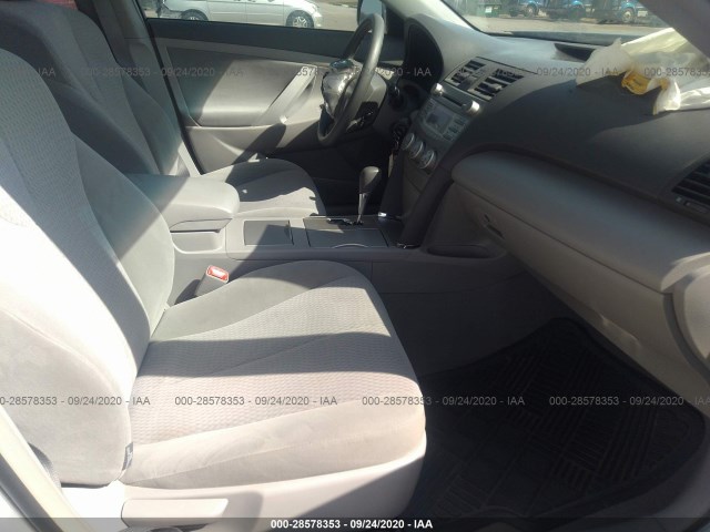 Photo 4 VIN: 4T4BF3EK8AR010998 - TOYOTA CAMRY 