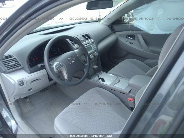 Photo 4 VIN: 4T4BF3EK8AR086639 - TOYOTA CAMRY 