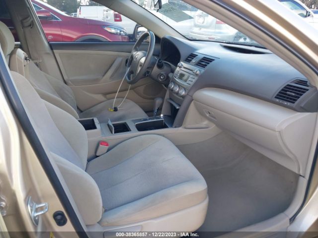 Photo 4 VIN: 4T4BF3EK8BR089431 - TOYOTA CAMRY 