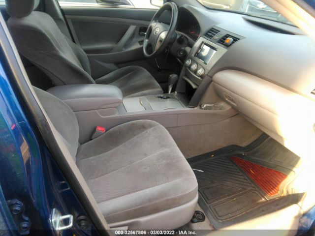 Photo 4 VIN: 4T4BF3EK8BR115963 - TOYOTA CAMRY 