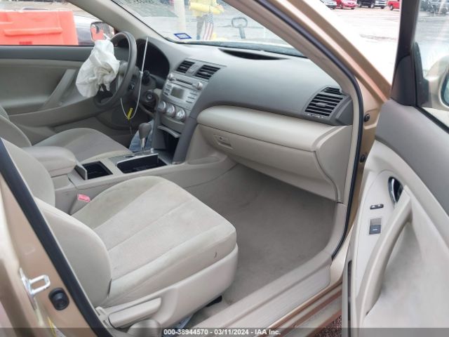 Photo 4 VIN: 4T4BF3EK8BR116465 - TOYOTA CAMRY 