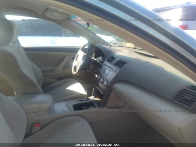 Photo 4 VIN: 4T4BF3EK8BR122556 - TOYOTA CAMRY 