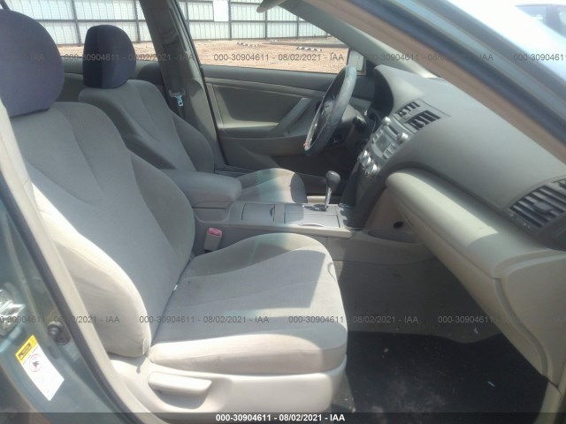 Photo 4 VIN: 4T4BF3EK8BR159025 - TOYOTA CAMRY 