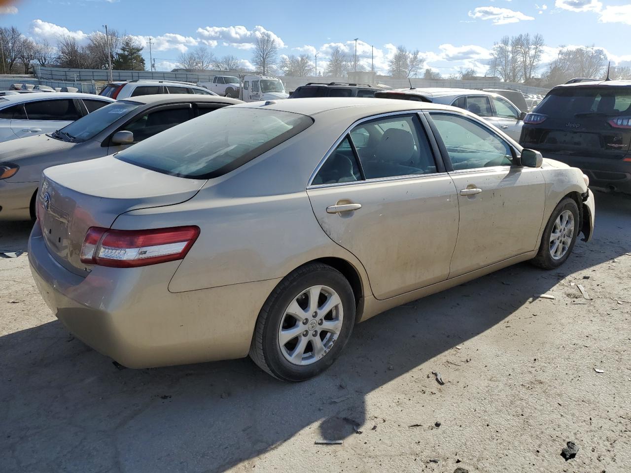 Photo 2 VIN: 4T4BF3EK8BR159543 - TOYOTA CAMRY 