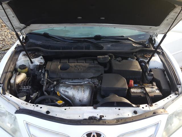 Photo 6 VIN: 4T4BF3EK8BR165536 - TOYOTA CAMRY BASE 