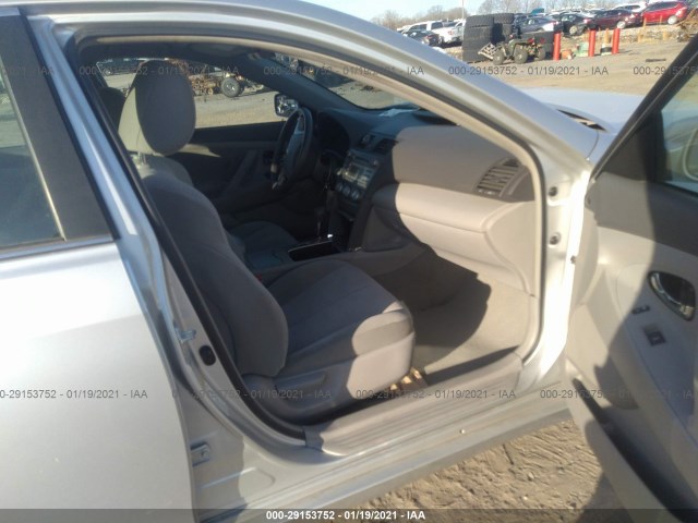 Photo 4 VIN: 4T4BF3EK8BR183535 - TOYOTA CAMRY 