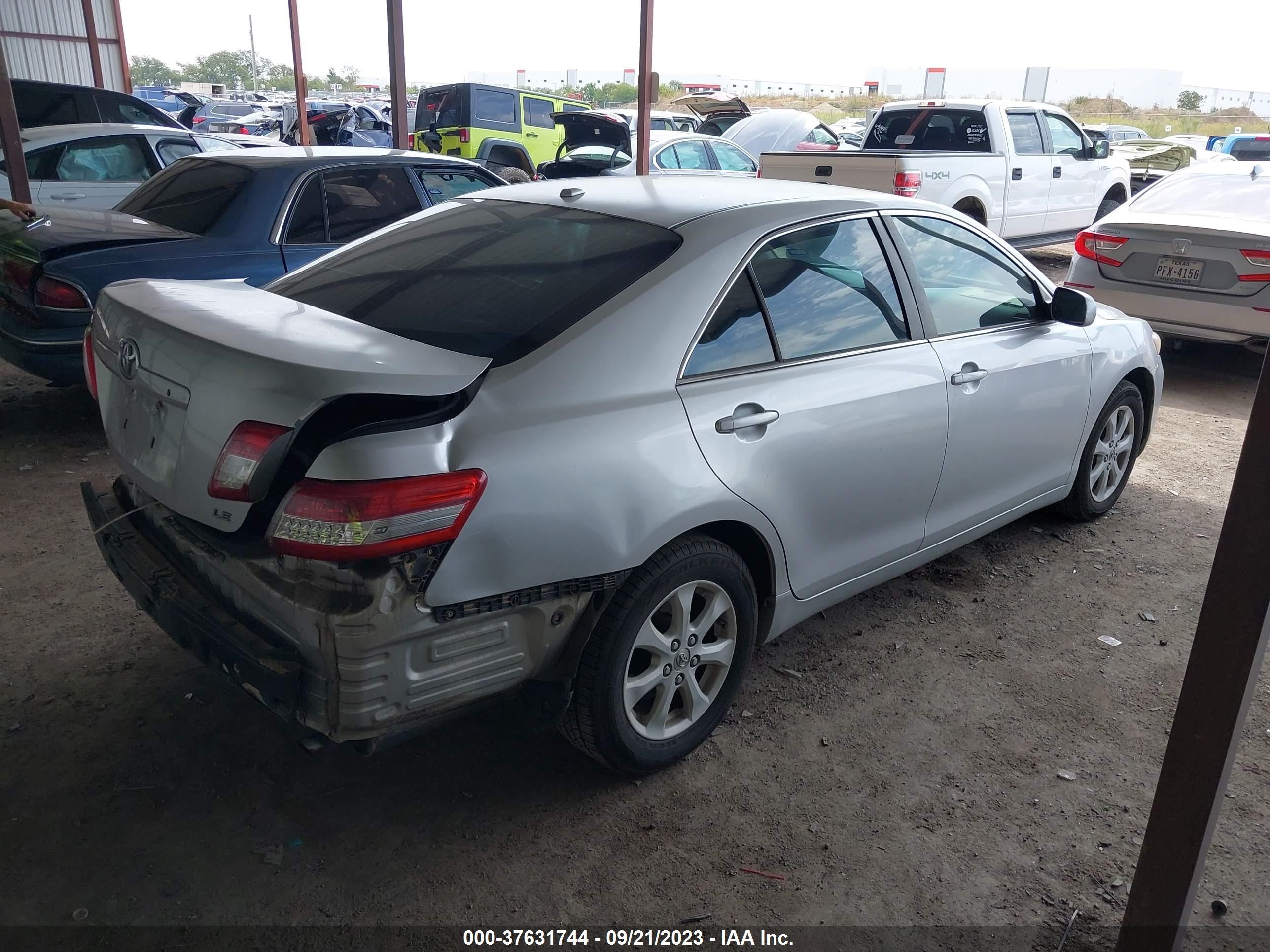 Photo 3 VIN: 4T4BF3EK8BR188685 - TOYOTA CAMRY 