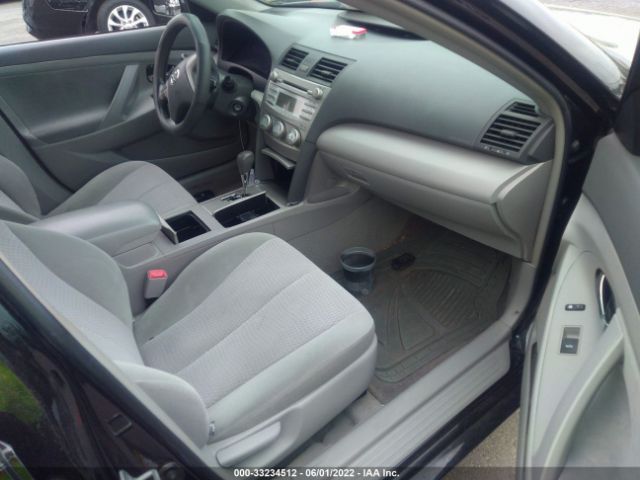 Photo 4 VIN: 4T4BF3EK8BR194213 - TOYOTA CAMRY 