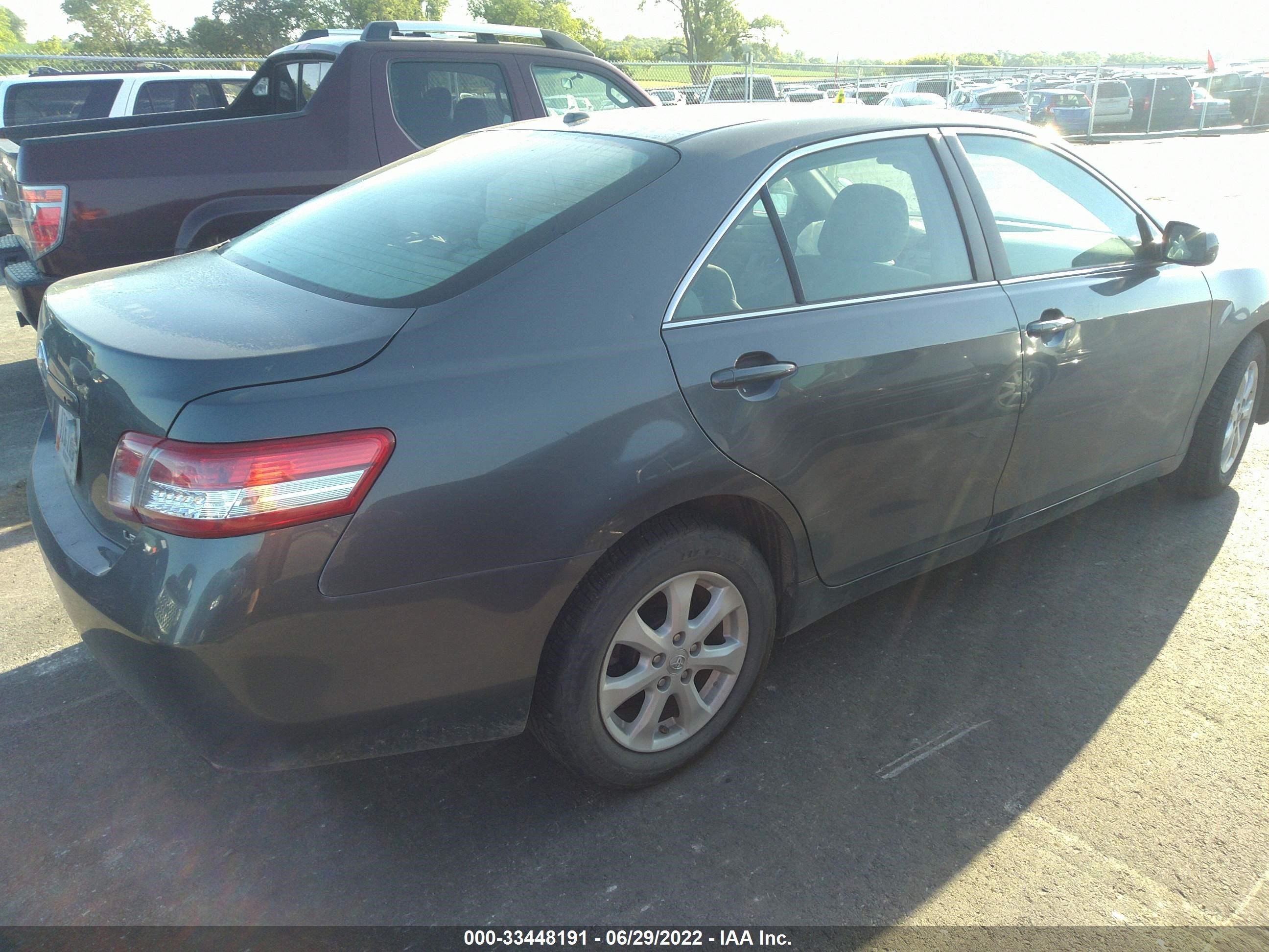 Photo 3 VIN: 4T4BF3EK8BR194518 - TOYOTA CAMRY 