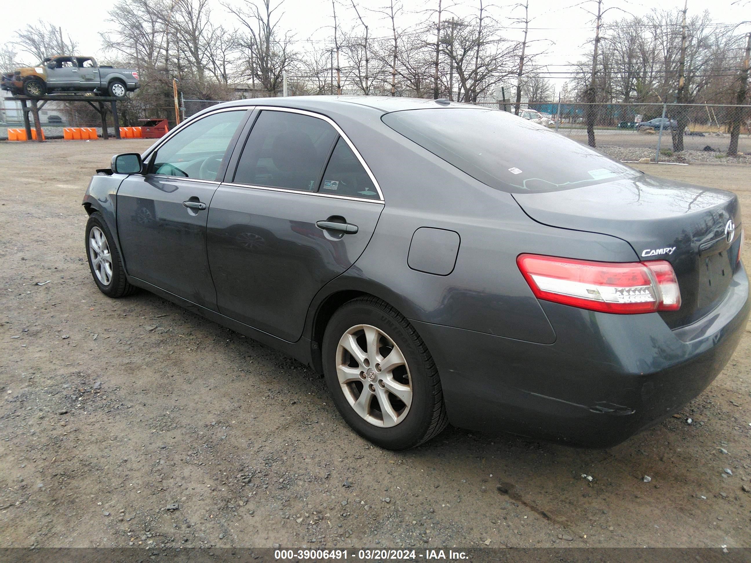 Photo 2 VIN: 4T4BF3EK8BR199122 - TOYOTA CAMRY 