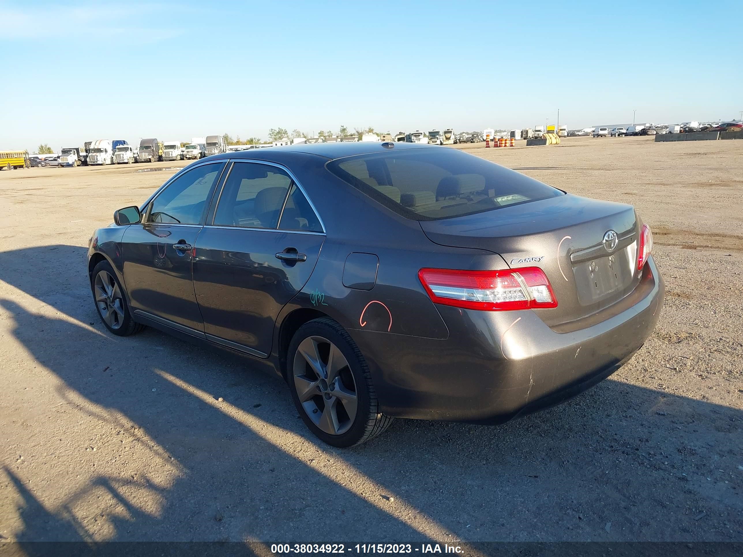 Photo 2 VIN: 4T4BF3EK8BR206201 - TOYOTA CAMRY 