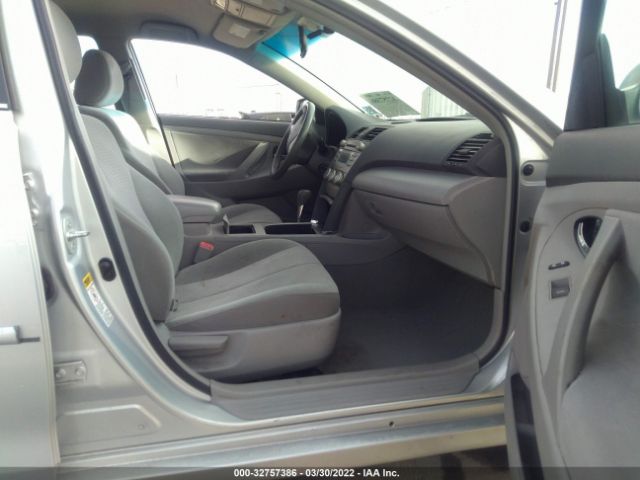 Photo 4 VIN: 4T4BF3EK8BR216744 - TOYOTA CAMRY 