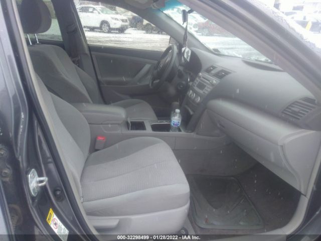 Photo 4 VIN: 4T4BF3EK8BR216856 - TOYOTA CAMRY 