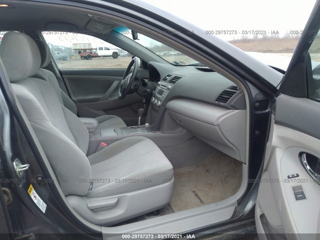 Photo 4 VIN: 4T4BF3EK9AR001243 - TOYOTA CAMRY 