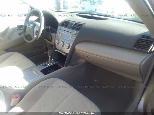 Photo 4 VIN: 4T4BF3EK9AR004238 - TOYOTA CAMRY 