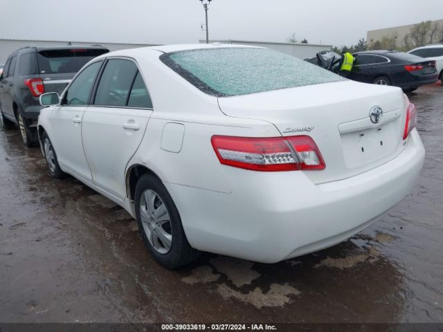 Photo 2 VIN: 4T4BF3EK9AR016518 - TOYOTA CAMRY 