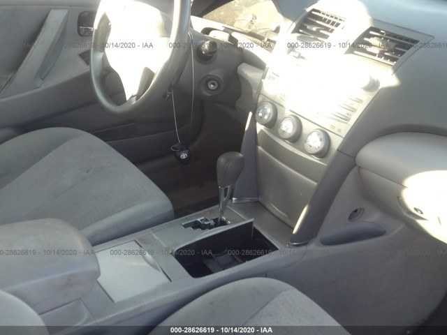 Photo 4 VIN: 4T4BF3EK9AR025672 - TOYOTA CAMRY 