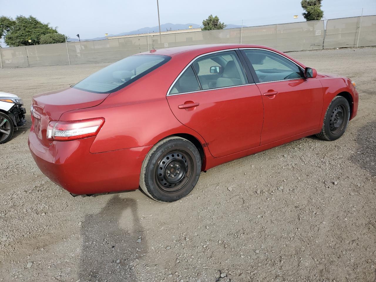 Photo 2 VIN: 4T4BF3EK9AR028037 - TOYOTA CAMRY 