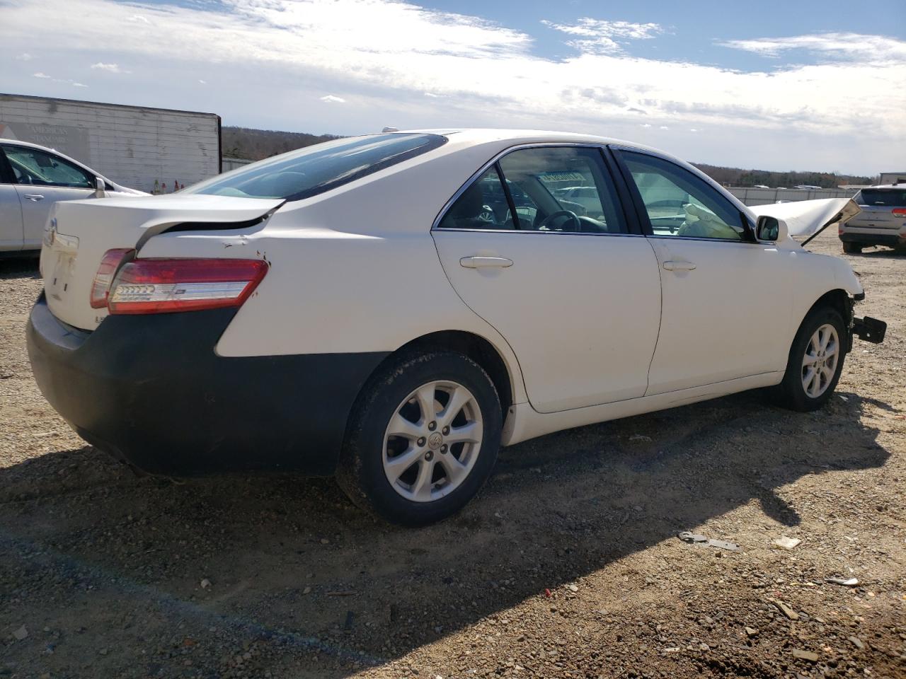 Photo 2 VIN: 4T4BF3EK9BR089048 - TOYOTA CAMRY 