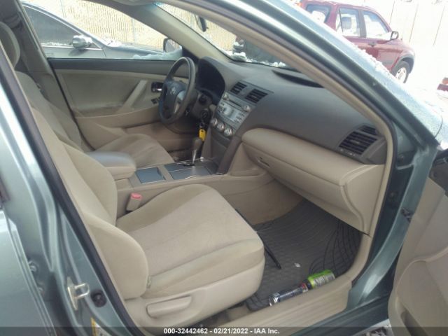 Photo 4 VIN: 4T4BF3EK9BR090281 - TOYOTA CAMRY 