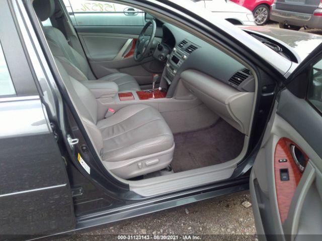 Photo 4 VIN: 4T4BF3EK9BR109041 - TOYOTA CAMRY 