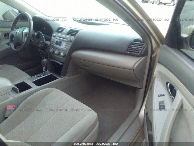 Photo 4 VIN: 4T4BF3EK9BR114031 - TOYOTA CAMRY 