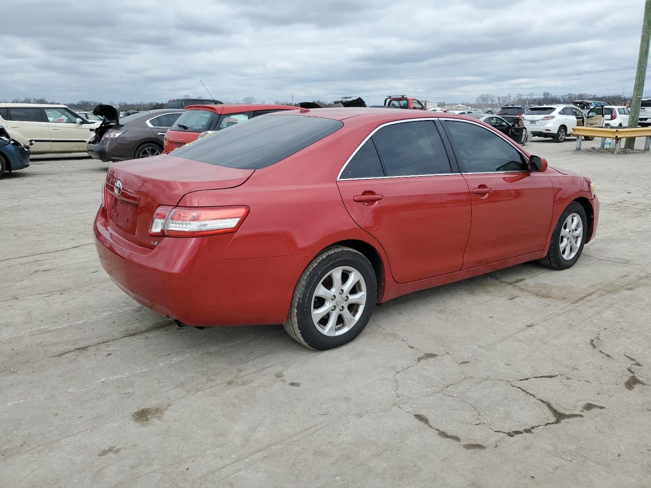 Photo 2 VIN: 4T4BF3EK9BR133064 - TOYOTA CAMRY 