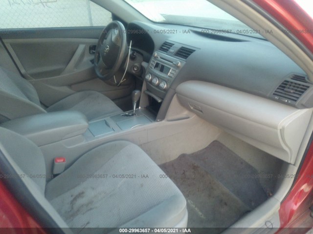 Photo 4 VIN: 4T4BF3EK9BR134912 - TOYOTA CAMRY 