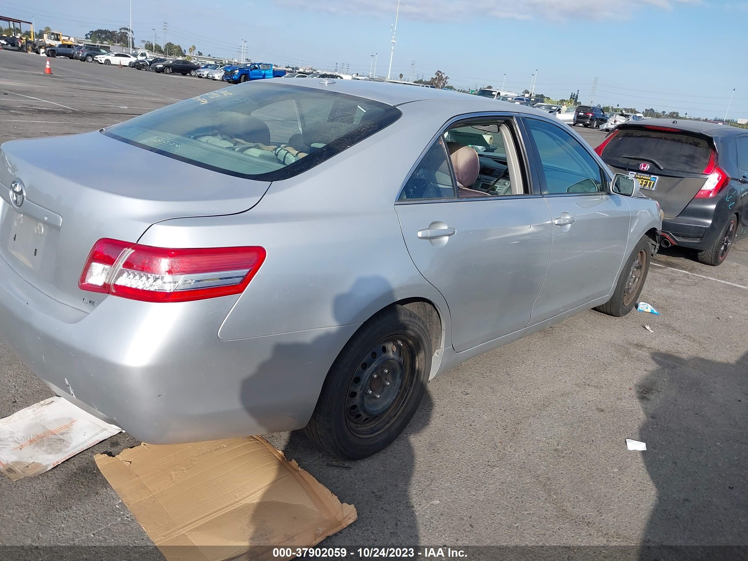 Photo 3 VIN: 4T4BF3EK9BR142704 - TOYOTA CAMRY 