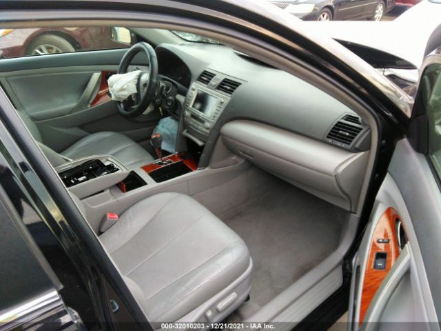 Photo 4 VIN: 4T4BF3EK9BR162452 - TOYOTA CAMRY 