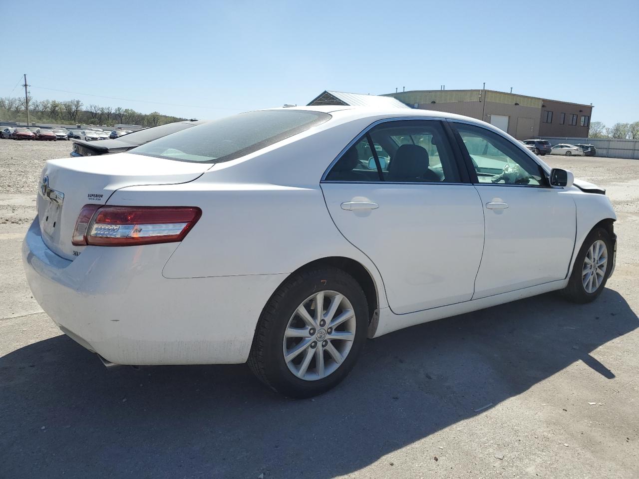 Photo 2 VIN: 4T4BF3EK9BR176528 - TOYOTA CAMRY 