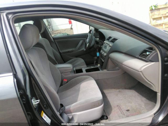 Photo 4 VIN: 4T4BF3EK9BR194138 - TOYOTA CAMRY 