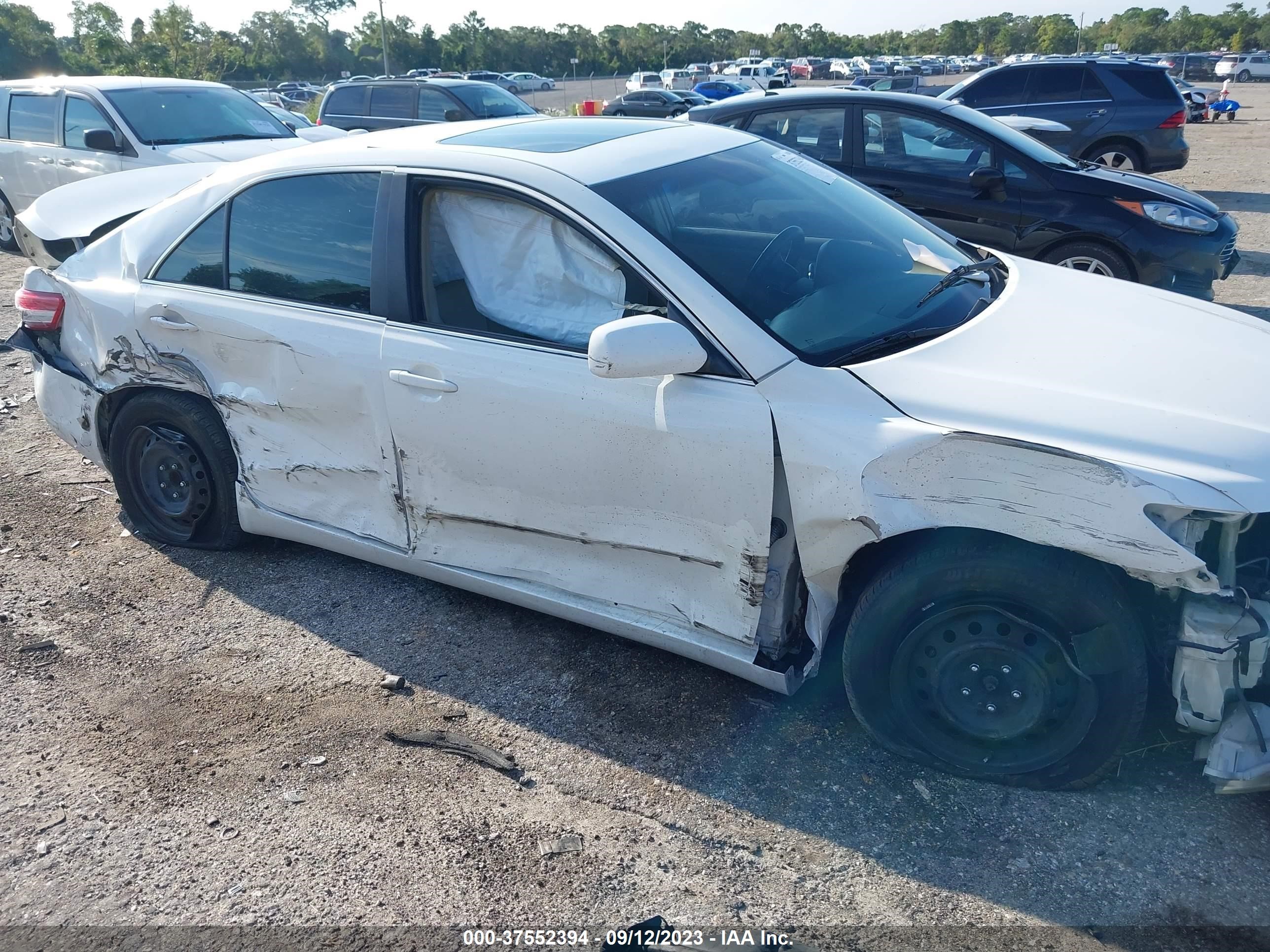 Photo 5 VIN: 4T4BF3EKXAR010677 - TOYOTA CAMRY 