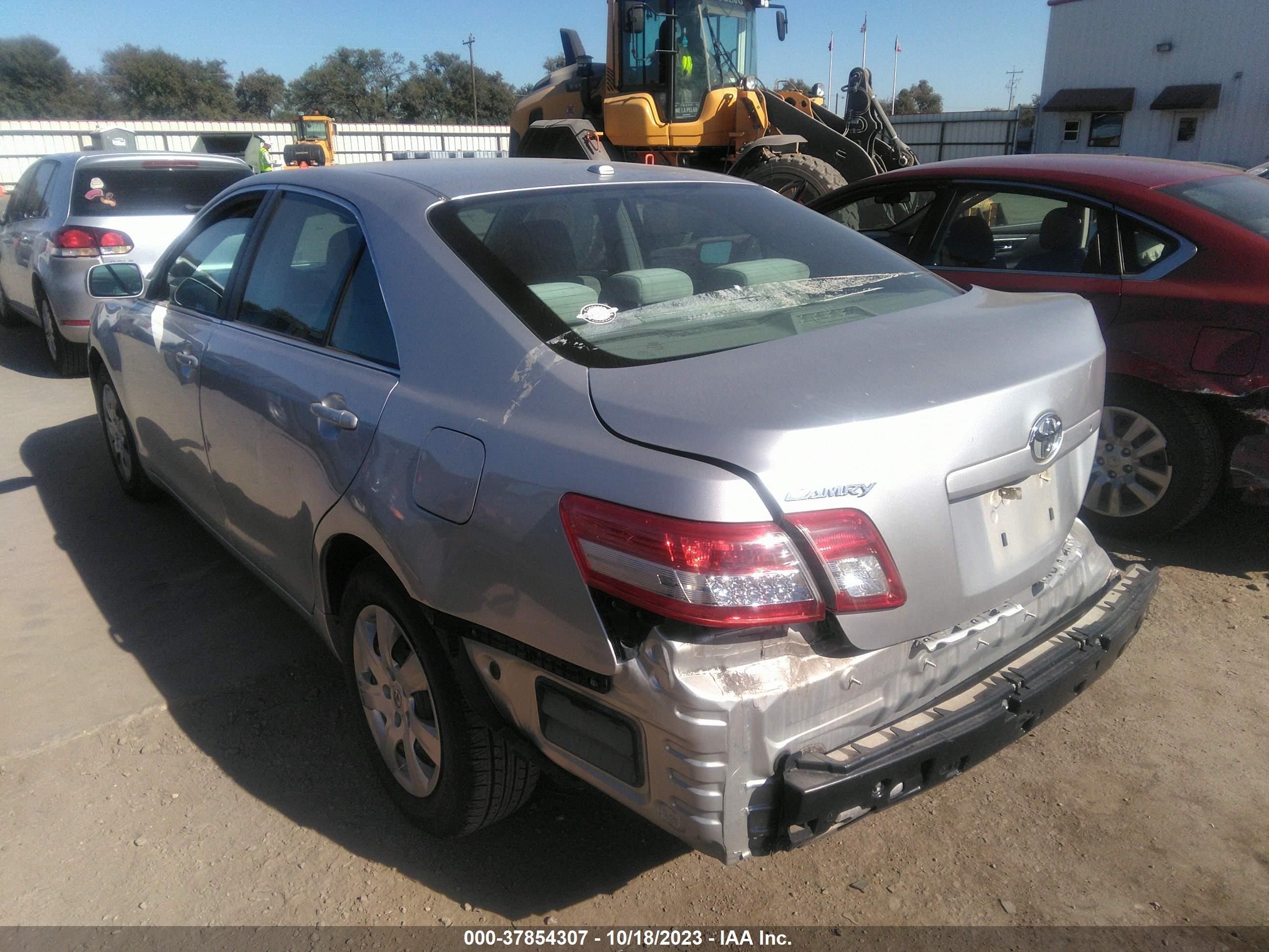 Photo 2 VIN: 4T4BF3EKXAR023980 - TOYOTA CAMRY 