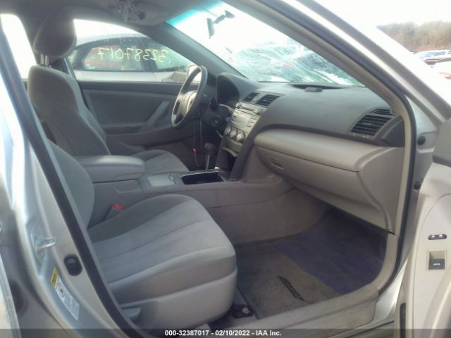 Photo 4 VIN: 4T4BF3EKXBR096574 - TOYOTA CAMRY 