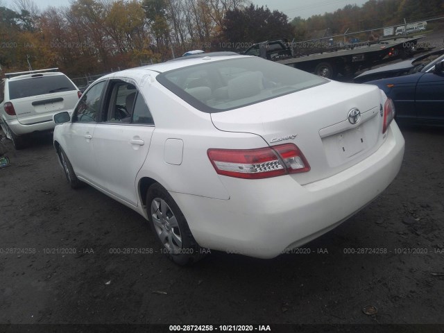 Photo 2 VIN: 4T4BF3EKXBR104561 - TOYOTA CAMRY 