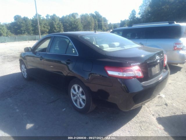 Photo 2 VIN: 4T4BF3EKXBR105502 - TOYOTA CAMRY 