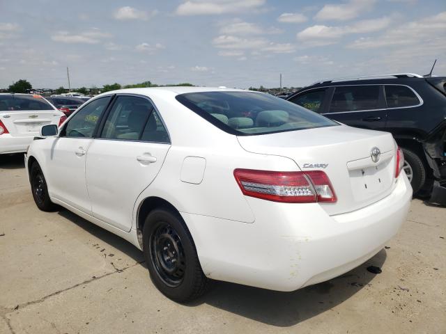 Photo 2 VIN: 4T4BF3EKXBR160614 - TOYOTA CAMRY BASE 