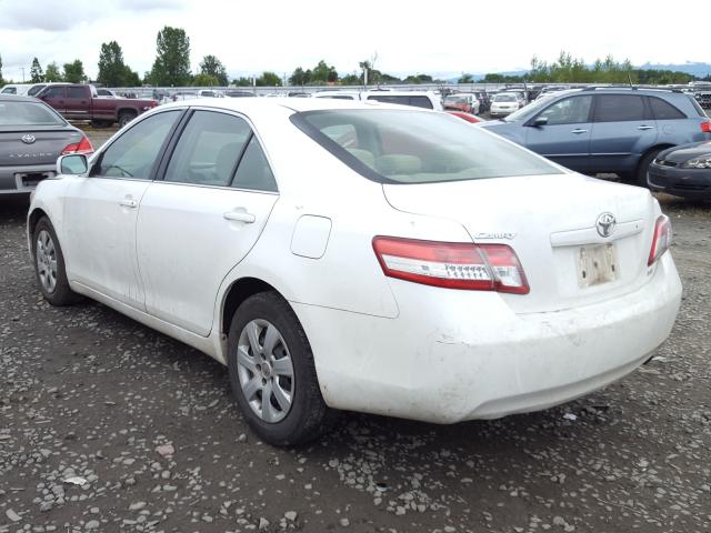 Photo 2 VIN: 4T4BF3EKXBR172374 - TOYOTA CAMRY BASE 