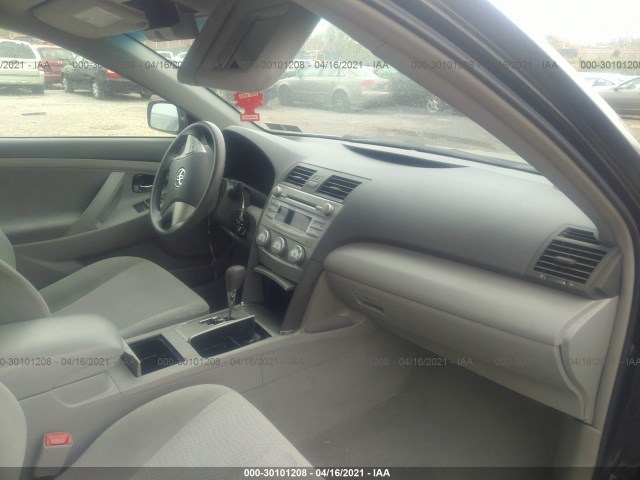 Photo 4 VIN: 4T4BF3EKXBR181320 - TOYOTA CAMRY 