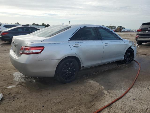 Photo 2 VIN: 4T4BF3EKXBR182502 - TOYOTA CAMRY BASE 