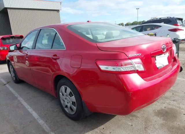 Photo 2 VIN: 4T4BF3EKXBR187098 - TOYOTA CAMRY 