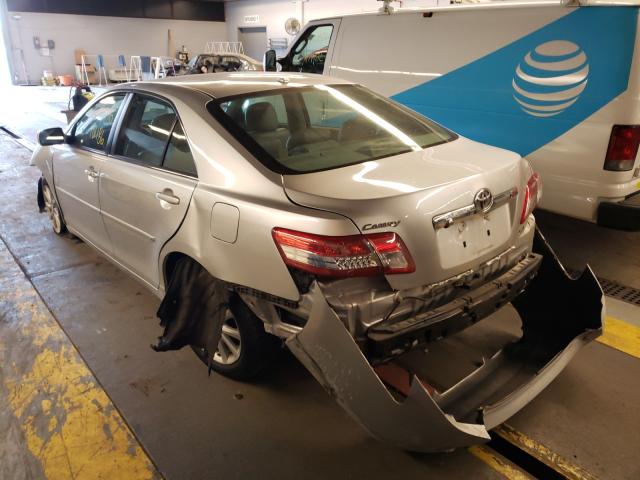 Photo 2 VIN: 4T4BF3EKXBR214090 - TOYOTA CAMRY 