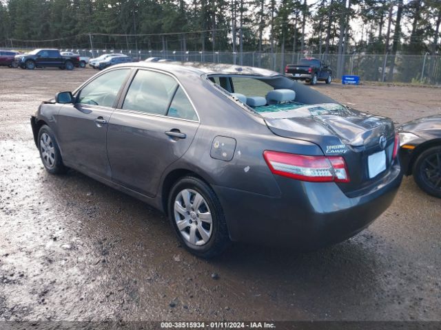 Photo 2 VIN: 4T4BF3EKXBR215319 - TOYOTA CAMRY 