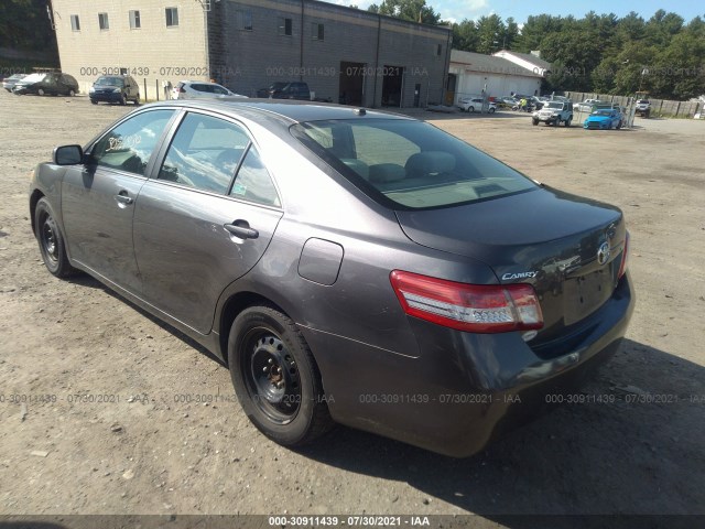 Photo 2 VIN: 4T4BF3EKXBR215322 - TOYOTA CAMRY 