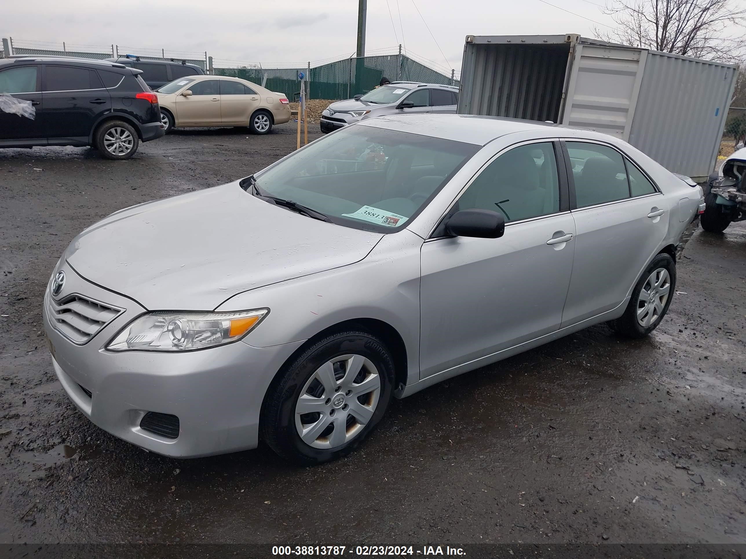 Photo 1 VIN: 4T4BF3EKXBR217913 - TOYOTA CAMRY 