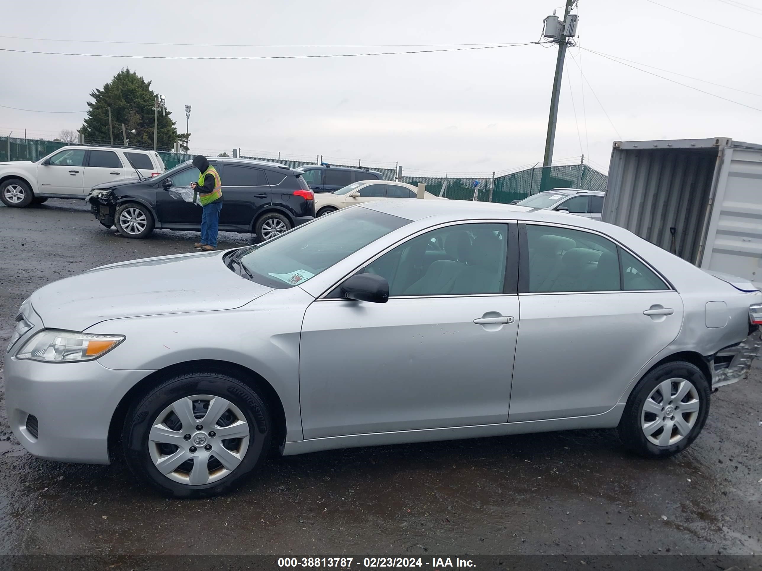 Photo 14 VIN: 4T4BF3EKXBR217913 - TOYOTA CAMRY 