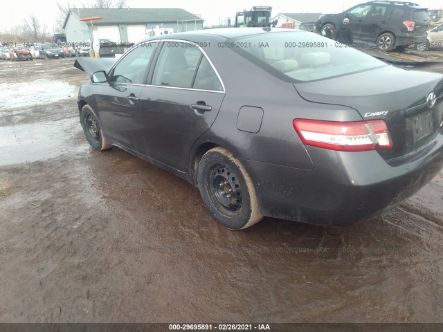 Photo 2 VIN: 4T4BF3EKXBR218091 - TOYOTA CAMRY 