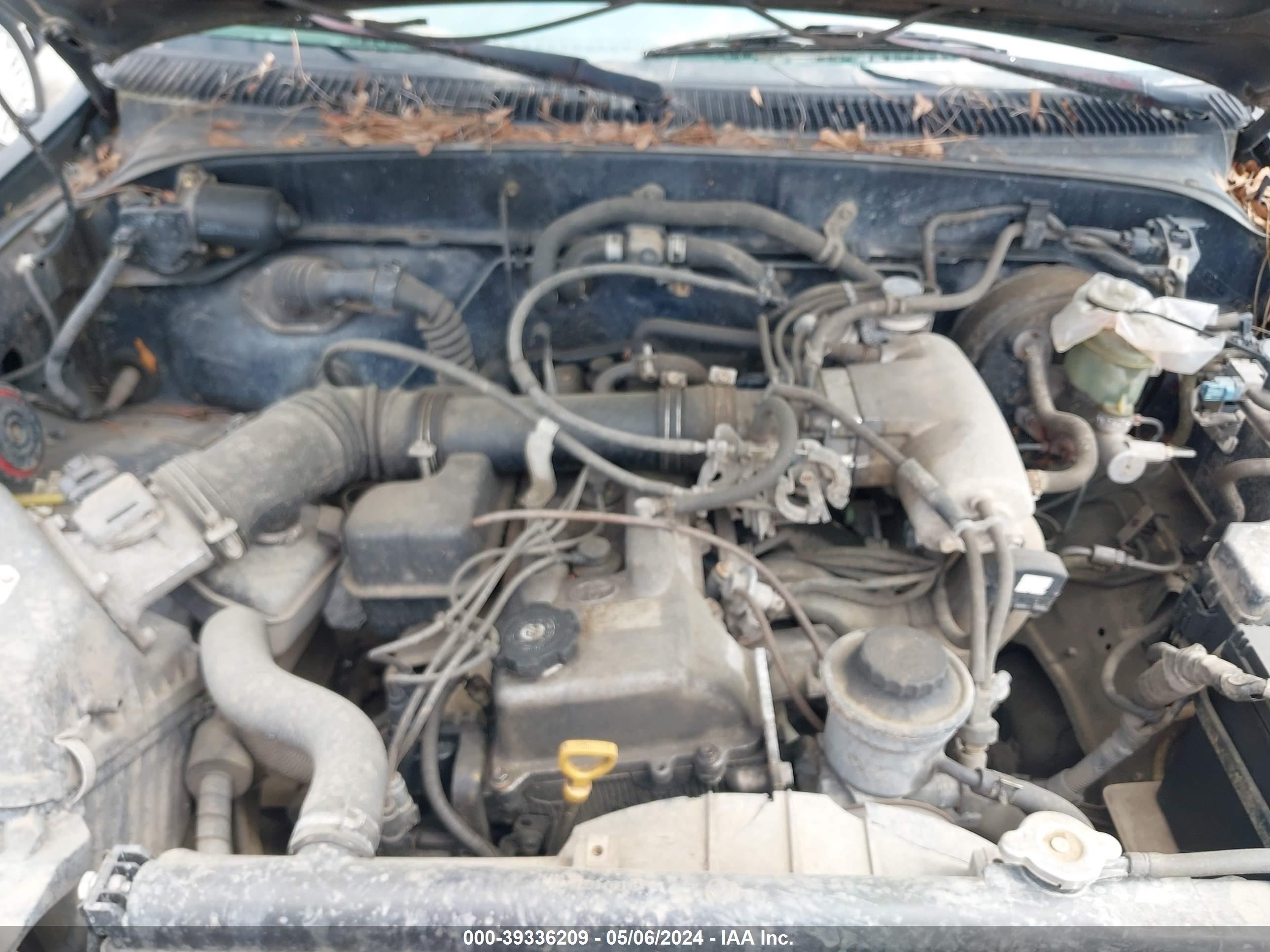 Photo 9 VIN: 4TANL42N0YZ647367 - TOYOTA TACOMA 